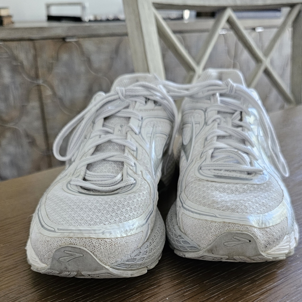 Brooks GTS Adrenaline sz 8.5